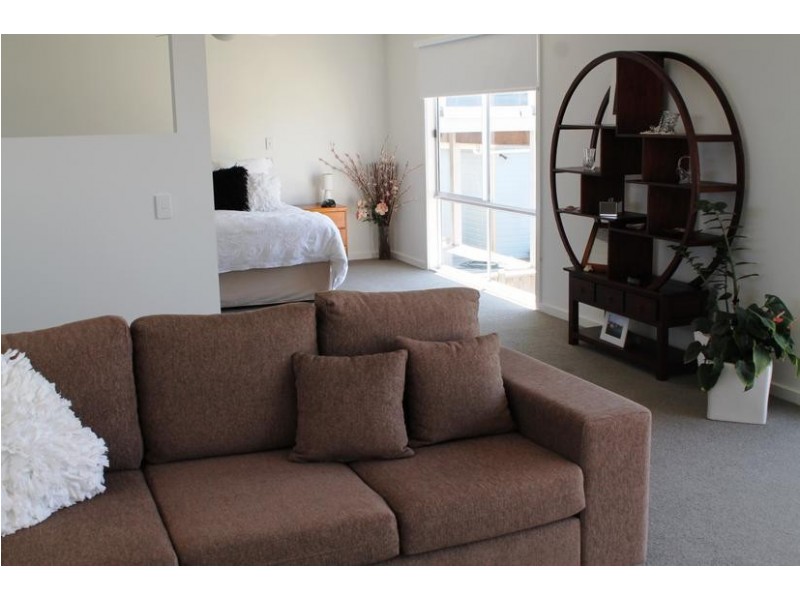 6 Waterview Rise, Cowes VIC 3922