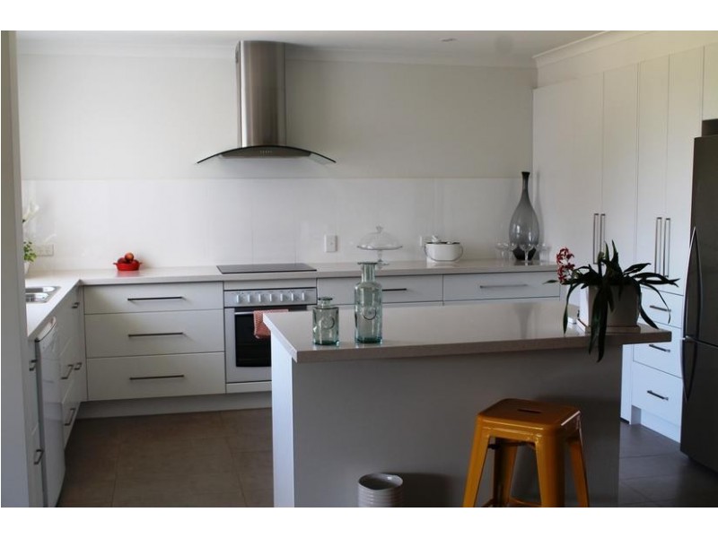 6 Waterview Rise, Cowes VIC 3922
