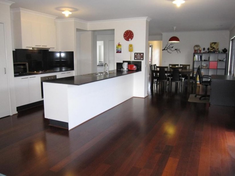 4 Rosella Grove, Cowes VIC 3922