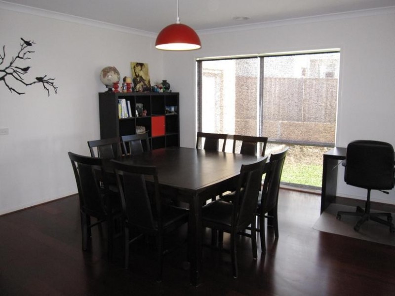 4 Rosella Grove, Cowes VIC 3922