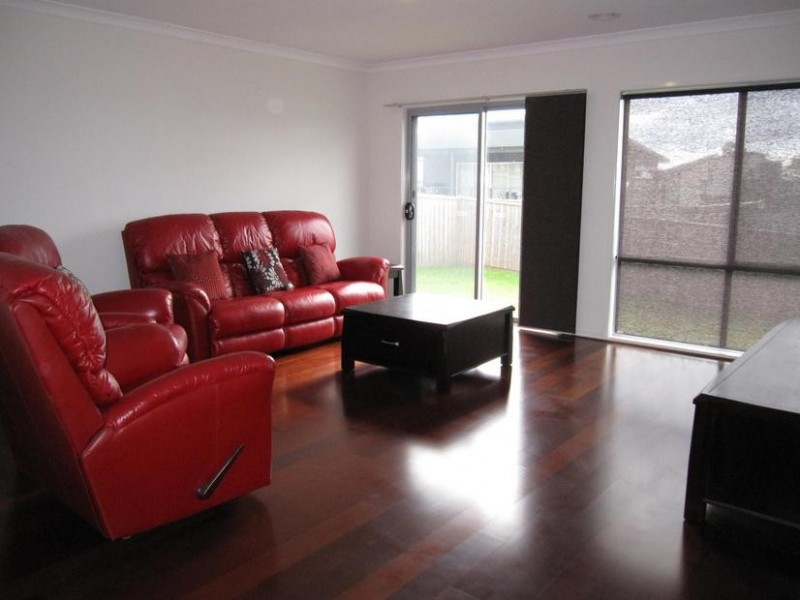 4 Rosella Grove, Cowes VIC 3922