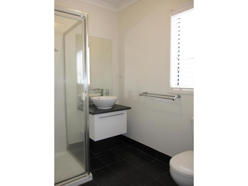 4 Rosella Grove, Cowes VIC 3922