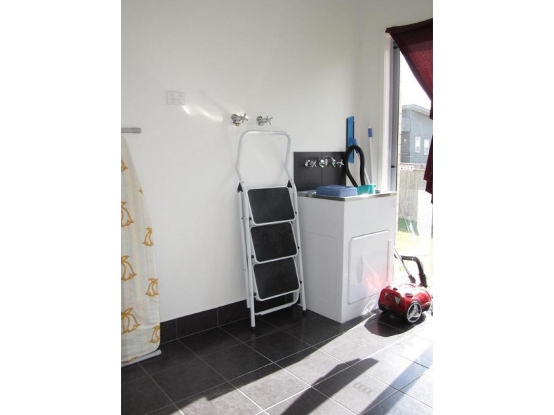 4 Rosella Grove, Cowes VIC 3922