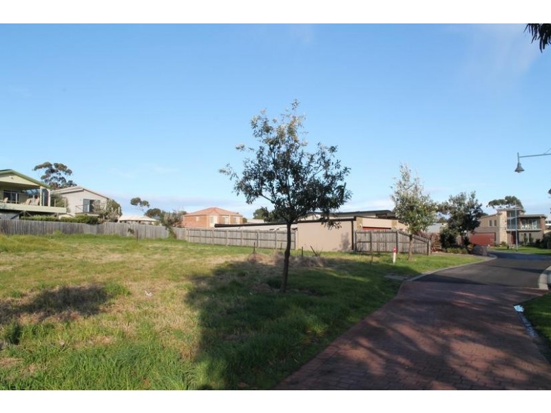 6 Charissa Close, Cowes VIC 3922