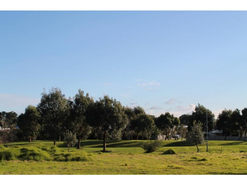 6 Charissa Close, Cowes VIC 3922