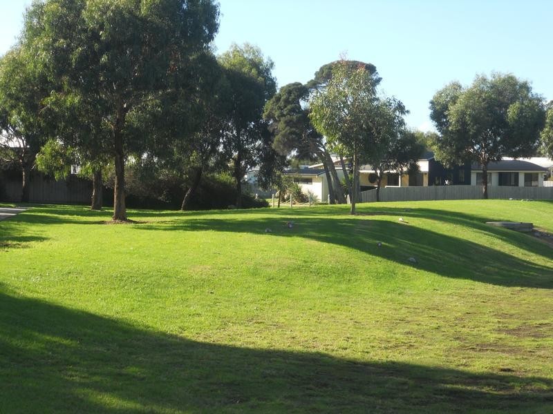 6 Charissa Close, Cowes VIC 3922