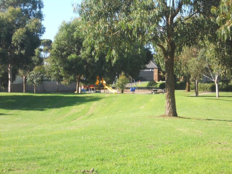 6 Charissa Close, Cowes VIC 3922