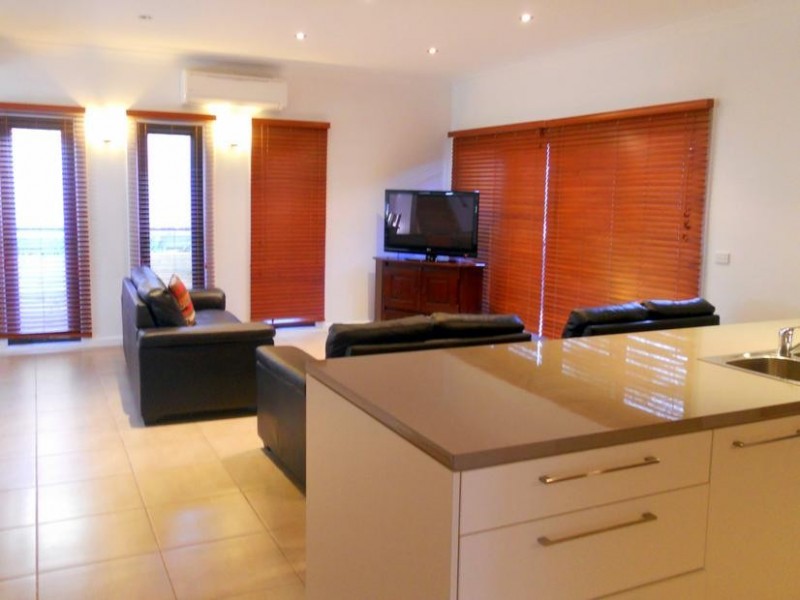 10/55 Chapel Street, Cowes VIC 3922