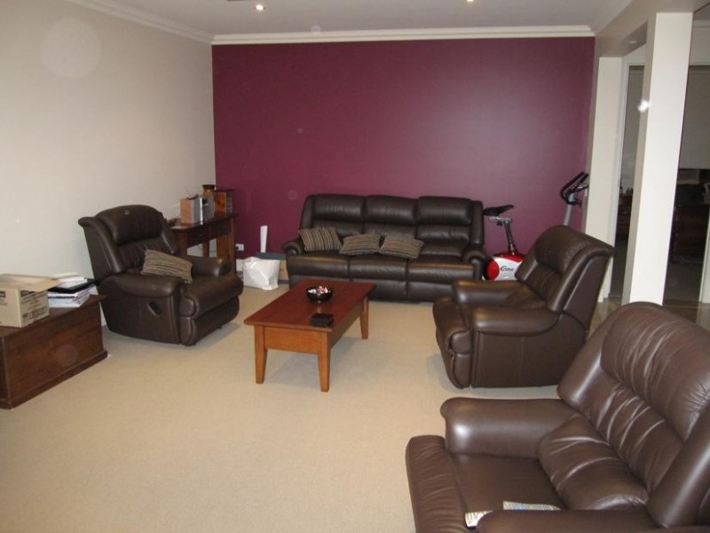 2/13 Calvin Crescent, Doncaster East VIC 3109