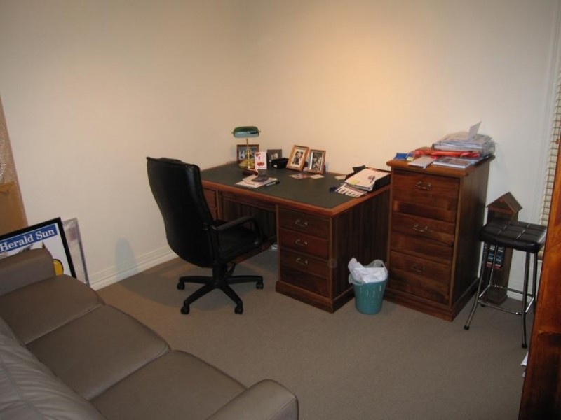 2/13 Calvin Crescent, Doncaster East VIC 3109