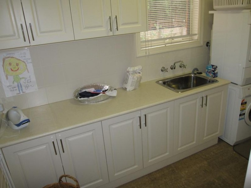 2/13 Calvin Crescent, Doncaster East VIC 3109