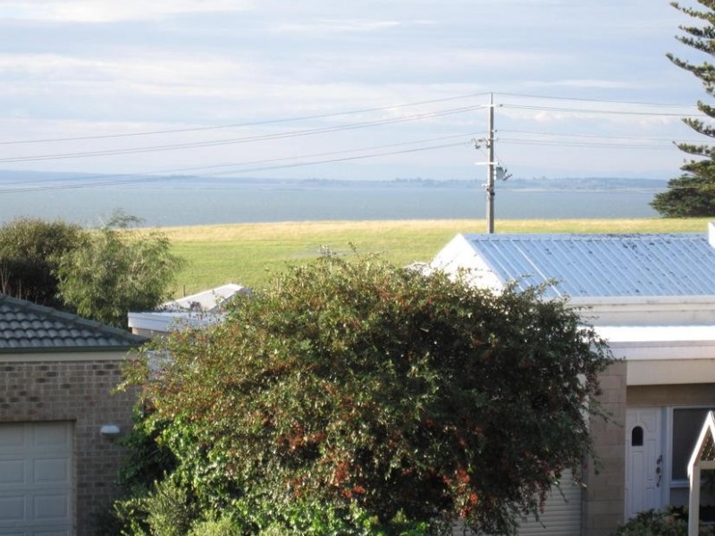 9 Genista Street, San Remo VIC 3925