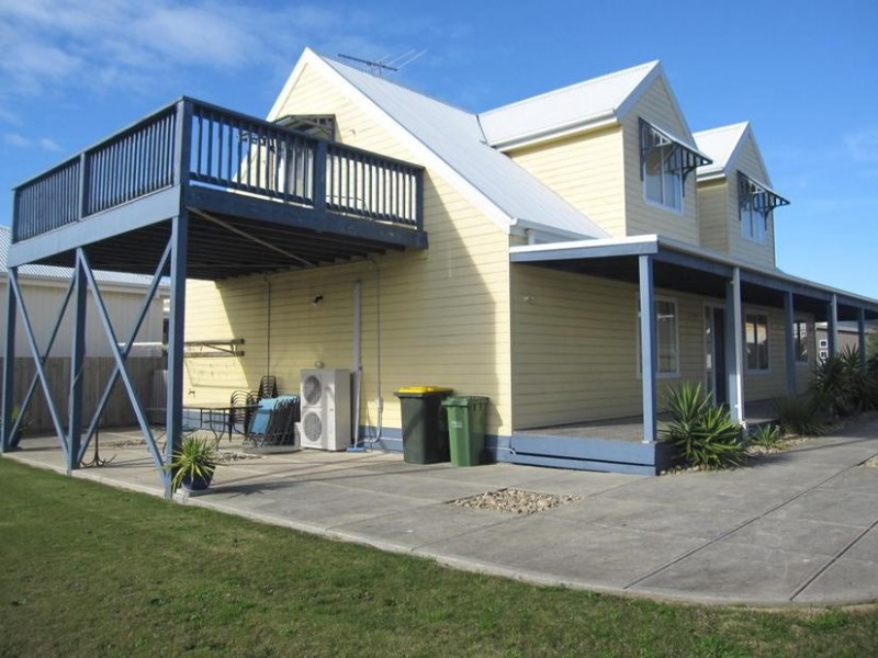 23 Katherine Circuit, Cowes VIC 3922