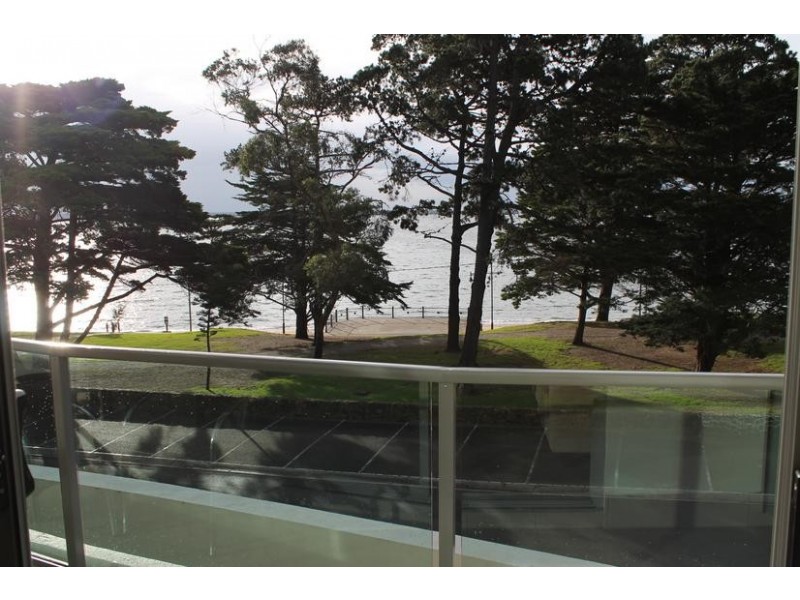 241/1 The Esplanade, Cowes VIC 3922