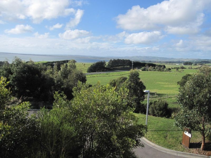 211/17 Potters Hill Road, San Remo VIC 3925