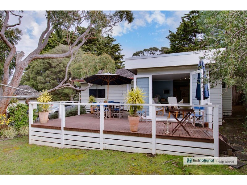17 McHaffie Drive, Cowes VIC 3922