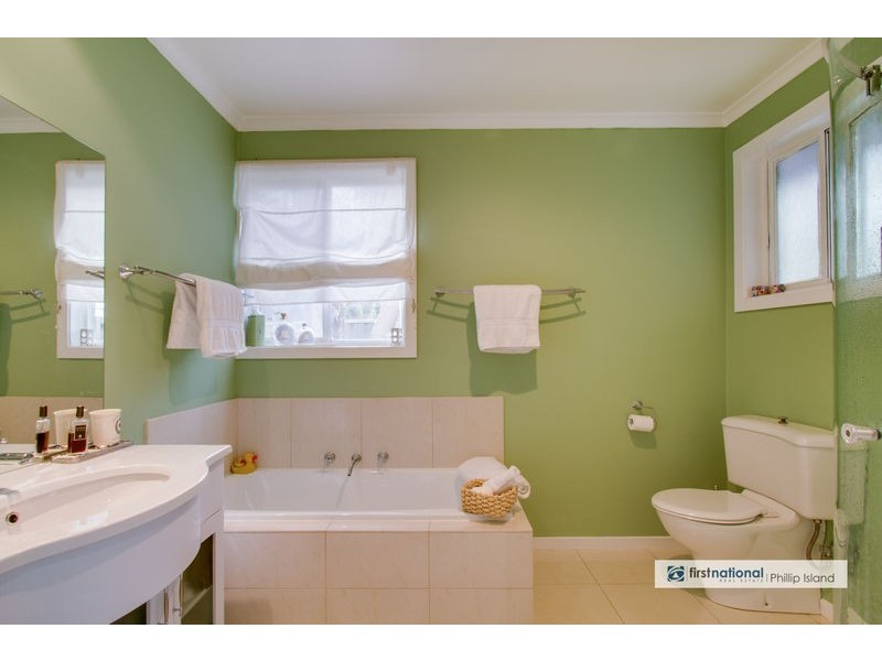 17 McHaffie Drive, Cowes VIC 3922