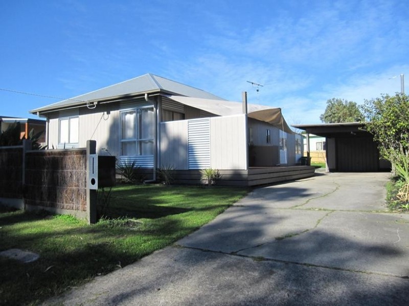 7 Thomas Grove, San Remo VIC 3925