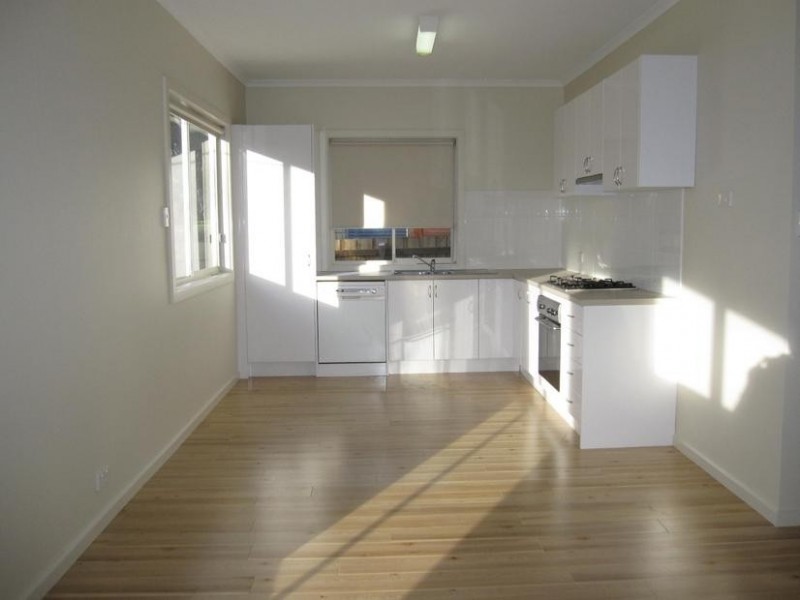 7 Thomas Grove, San Remo VIC 3925