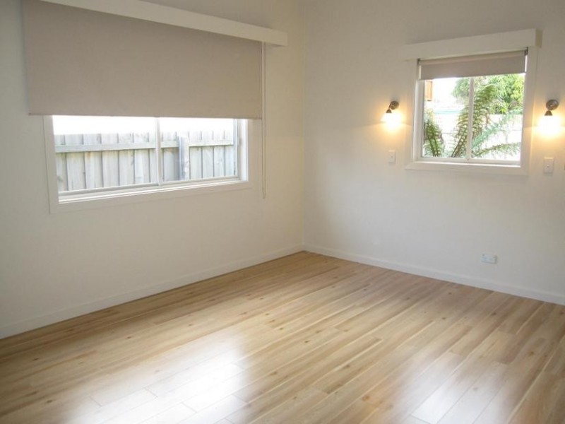 7 Thomas Grove, San Remo VIC 3925