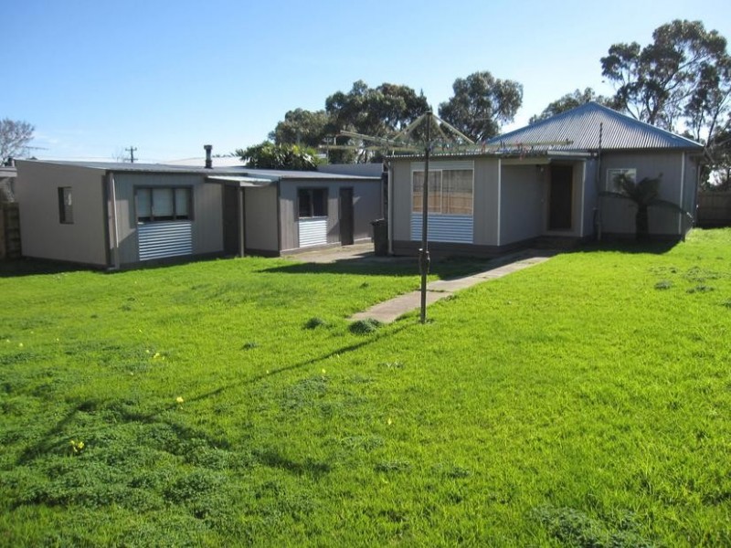 7 Thomas Grove, San Remo VIC 3925