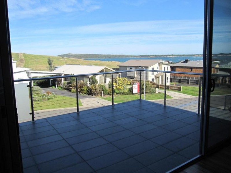 18A Halcyon Avenue, San Remo VIC 3925