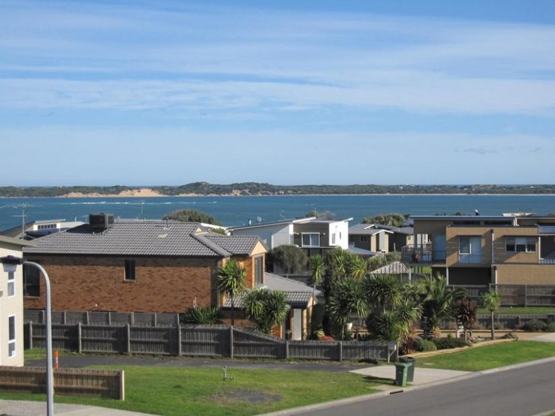 18A Halcyon Avenue, San Remo VIC 3925
