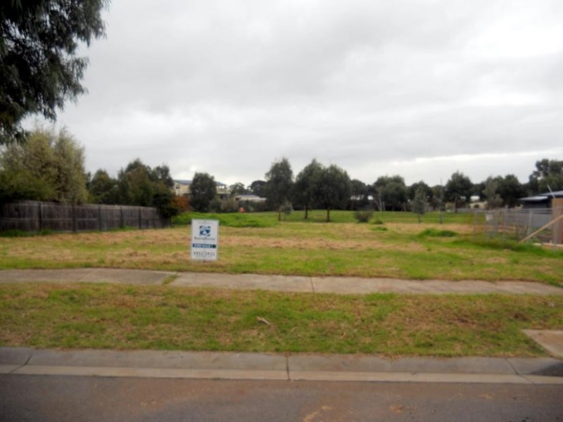 32 Norman Drive, Cowes VIC 3922