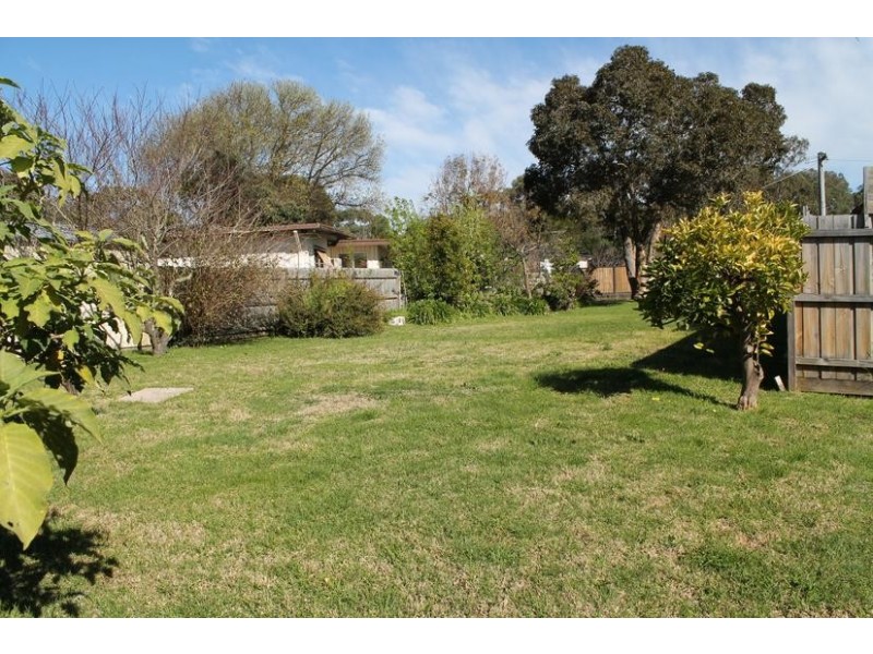 1a Shamrock Ave, Cowes VIC 3922