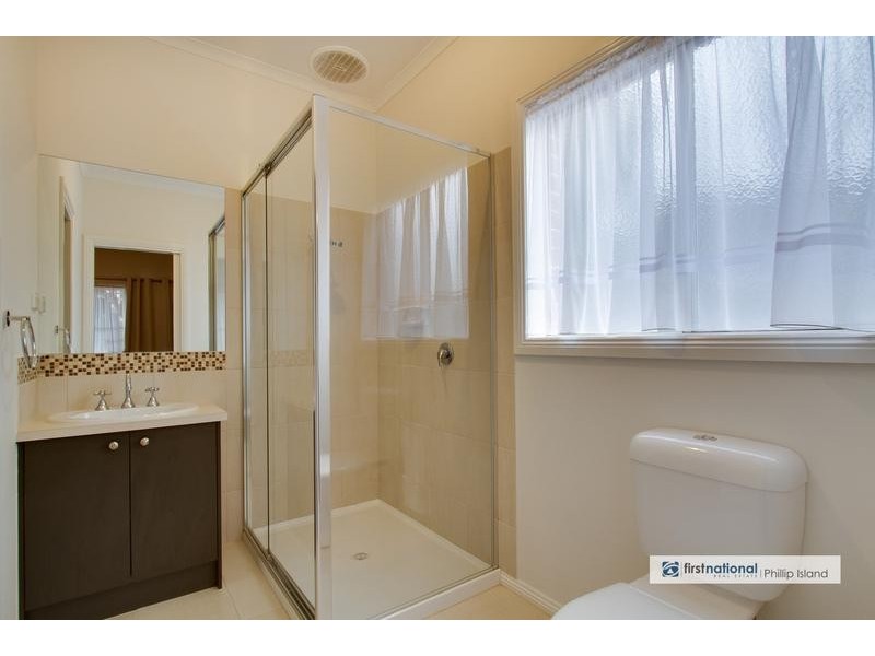 18 Anglers Road, Sunderland Bay VIC 3922