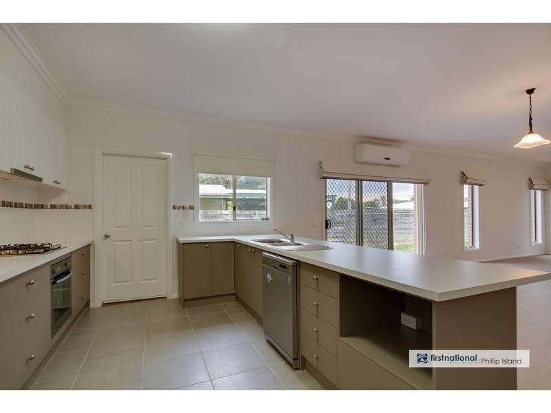 18 Anglers Road, Sunderland Bay VIC 3922