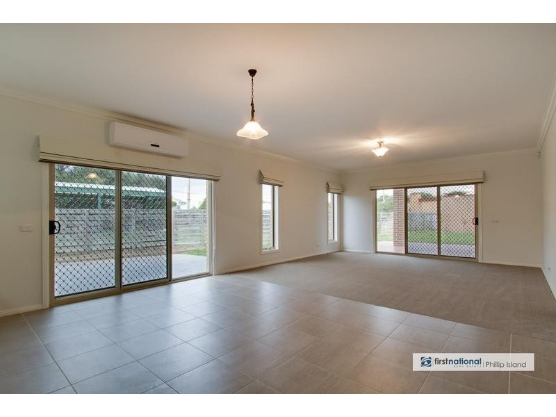 18 Anglers Road, Sunderland Bay VIC 3922