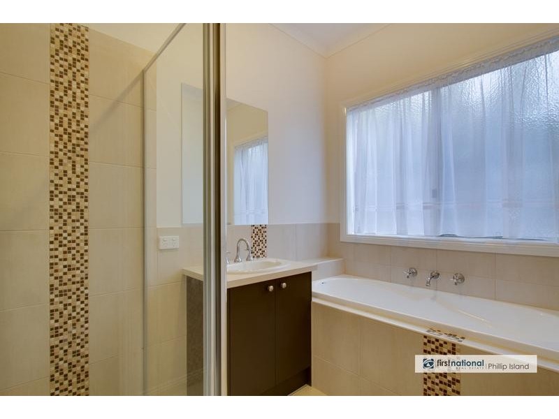 18 Anglers Road, Sunderland Bay VIC 3922