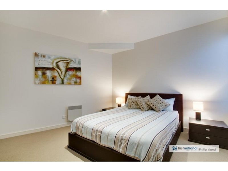 8/4 The Esplanade, Cowes VIC 3922