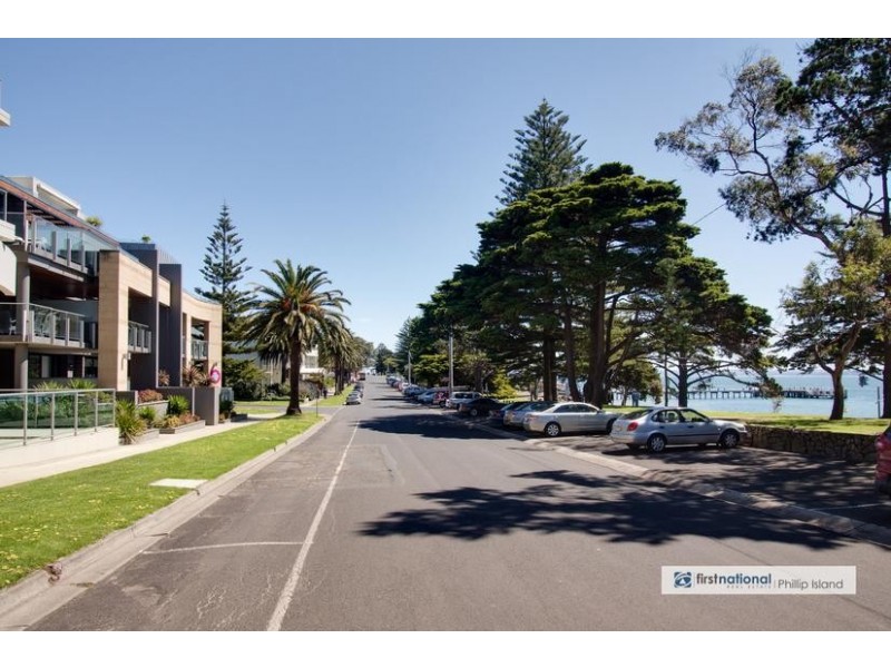 8/4 The Esplanade, Cowes VIC 3922
