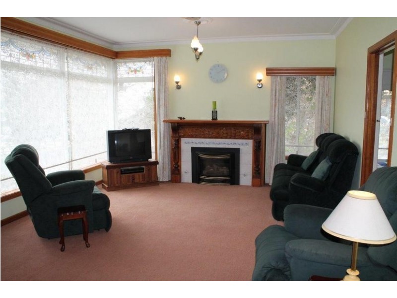 18 The Esplanade, Cowes VIC 3922