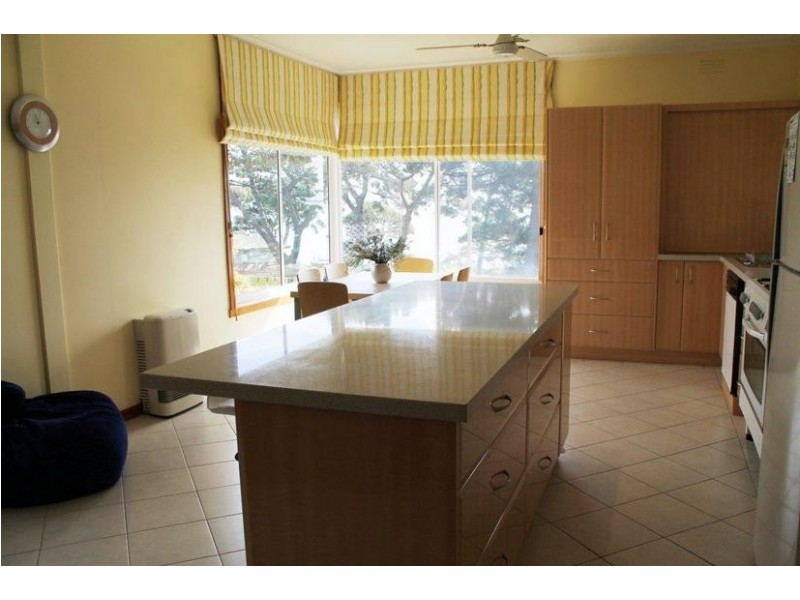 18 The Esplanade, Cowes VIC 3922