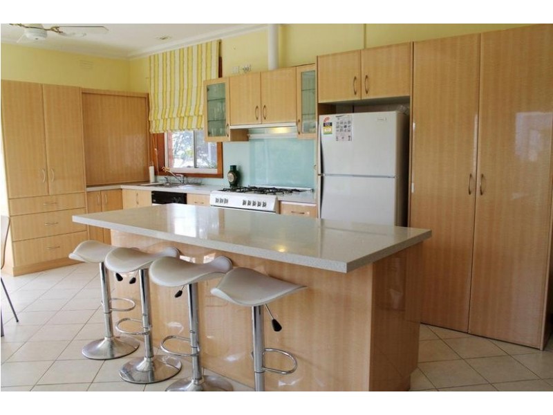 18 The Esplanade, Cowes VIC 3922