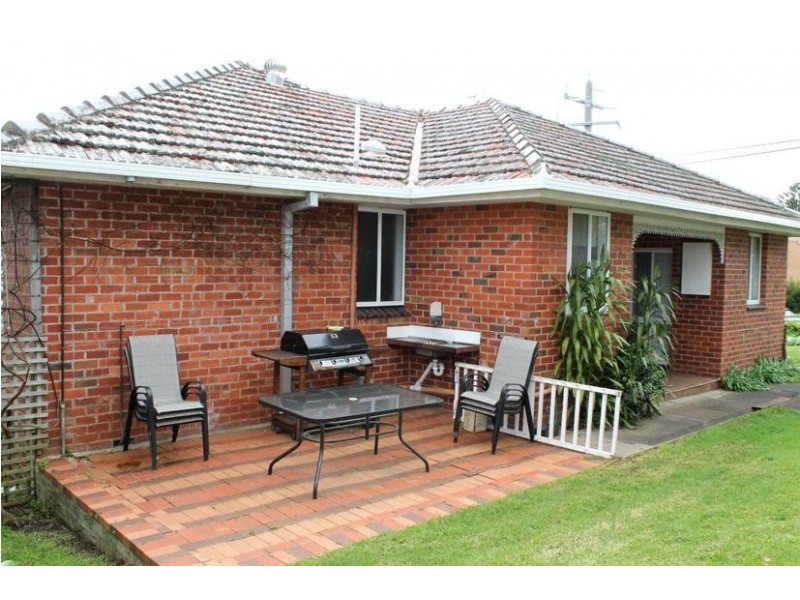18 The Esplanade, Cowes VIC 3922