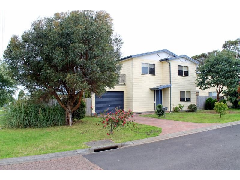 18 Caroline Street, Cowes VIC 3922