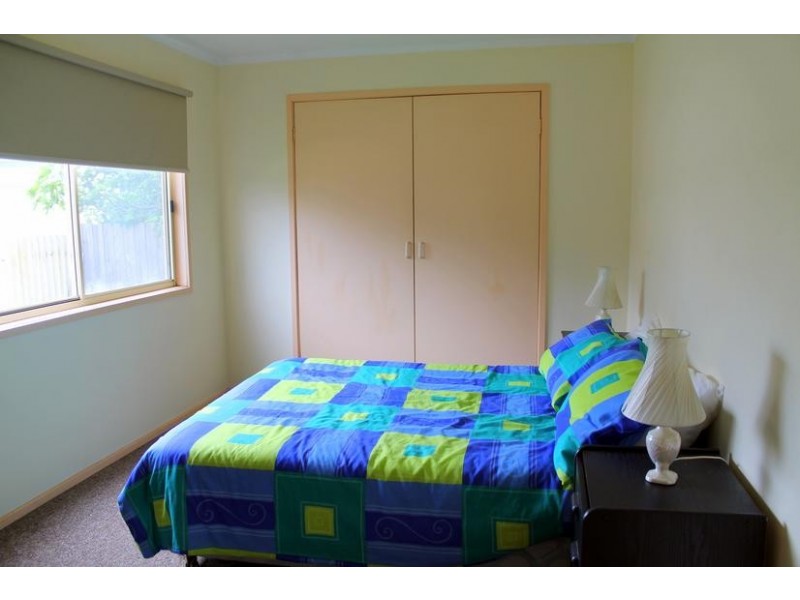 18 Caroline Street, Cowes VIC 3922