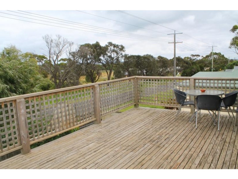 18 Caroline Street, Cowes VIC 3922