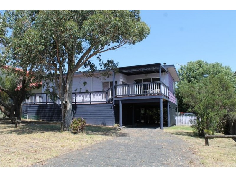 3 Caroline Ave, Cowes VIC 3922