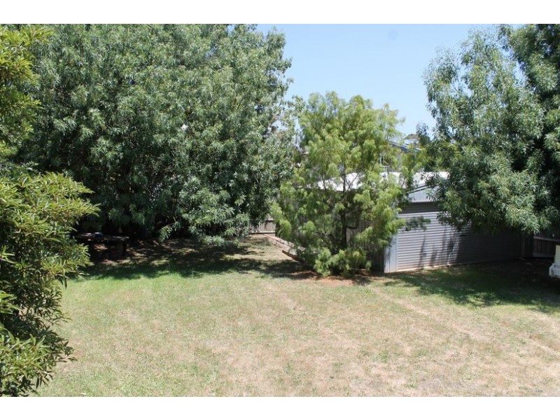 3 Caroline Ave, Cowes VIC 3922