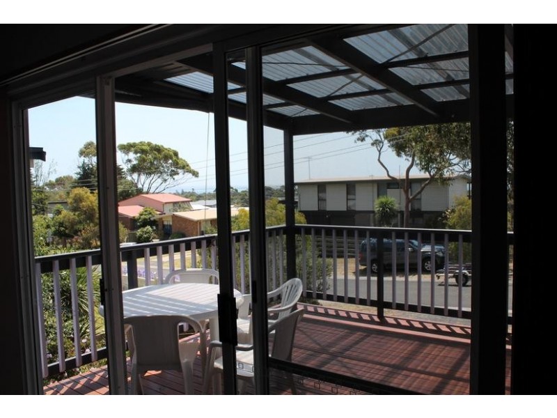 3 Caroline Ave, Cowes VIC 3922