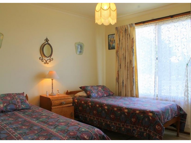 1 Anglers Road, Sunderland Bay VIC 3922