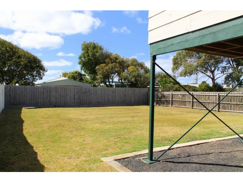 1 Anglers Road, Sunderland Bay VIC 3922