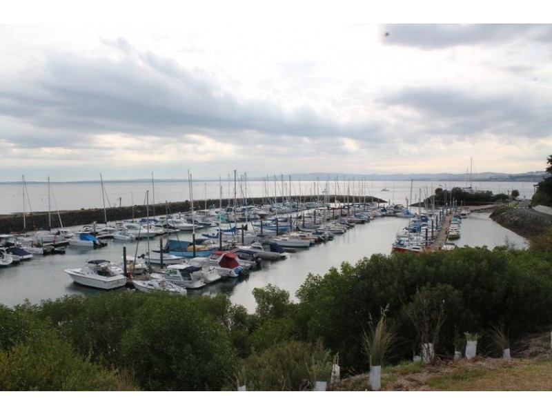 4/11 Fowler Grove, Newhaven VIC 3925