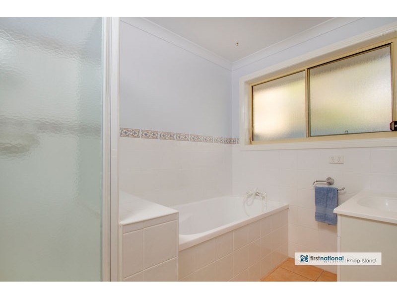 19 Malcalm Avenue, Surf Beach VIC 3922