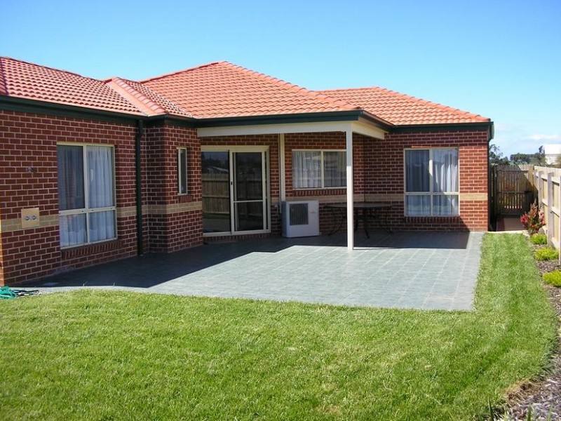 27 Katherine Circuit, Cowes VIC 3922